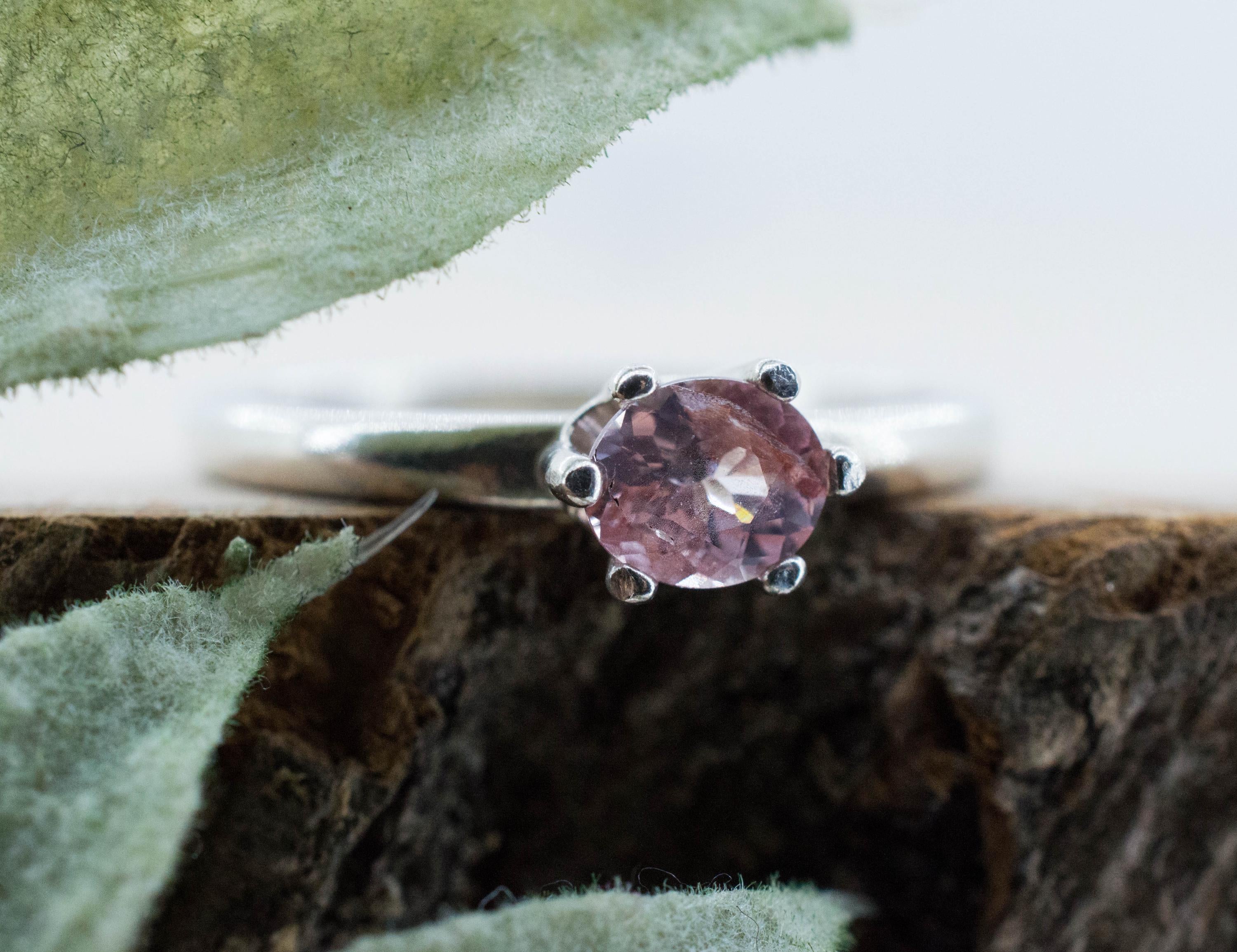 Padparadscha Sapphire Ring, Natural Untreated Sri Lanka Sapphire; 0.510cts