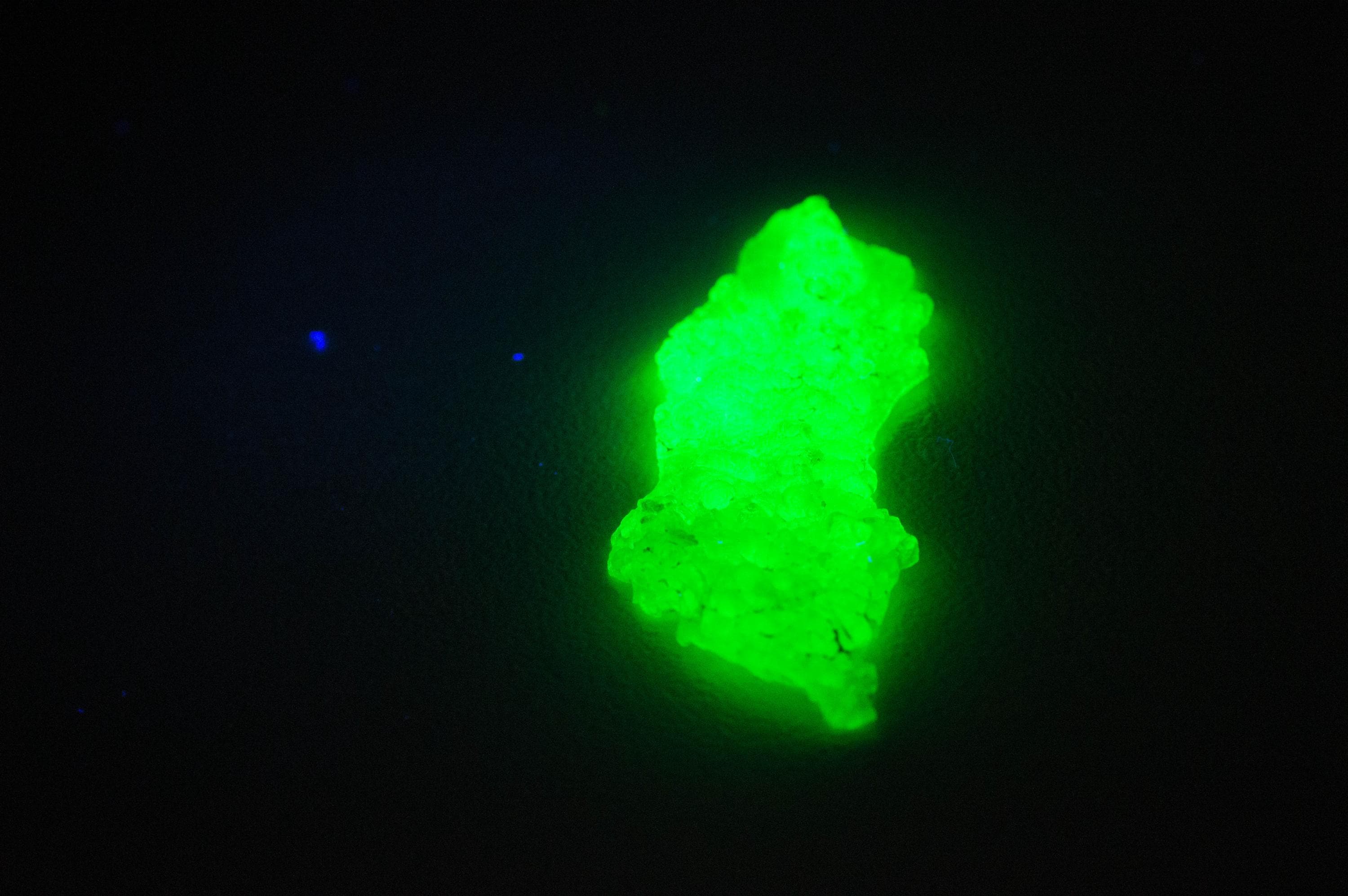 Hyalite Opal Specimen; Natural Untreated Erongo Namibia Fluorescent Opal; 9.580cts