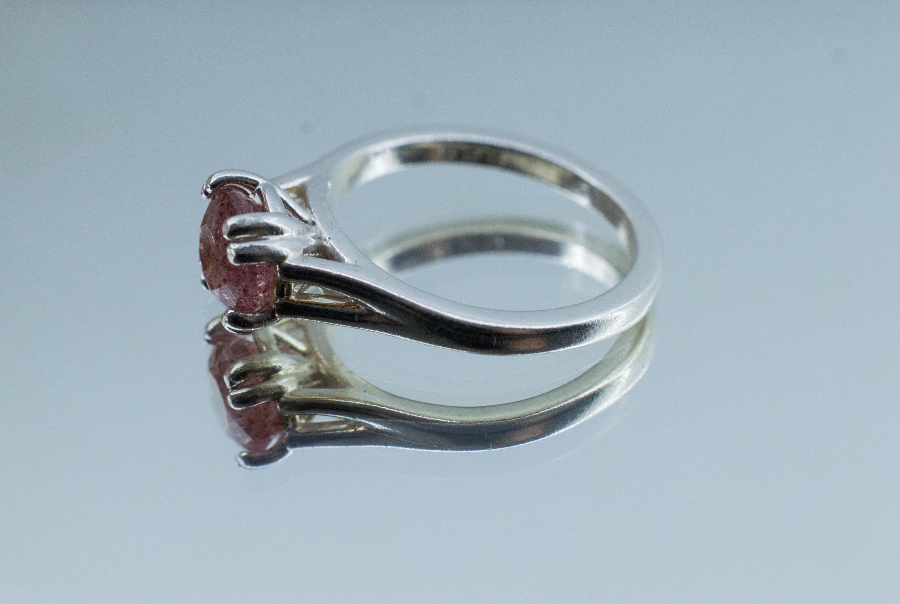 Strawberry Quartz Ring; Natural Untreated Kazakhstan Quartz; 1.350cts