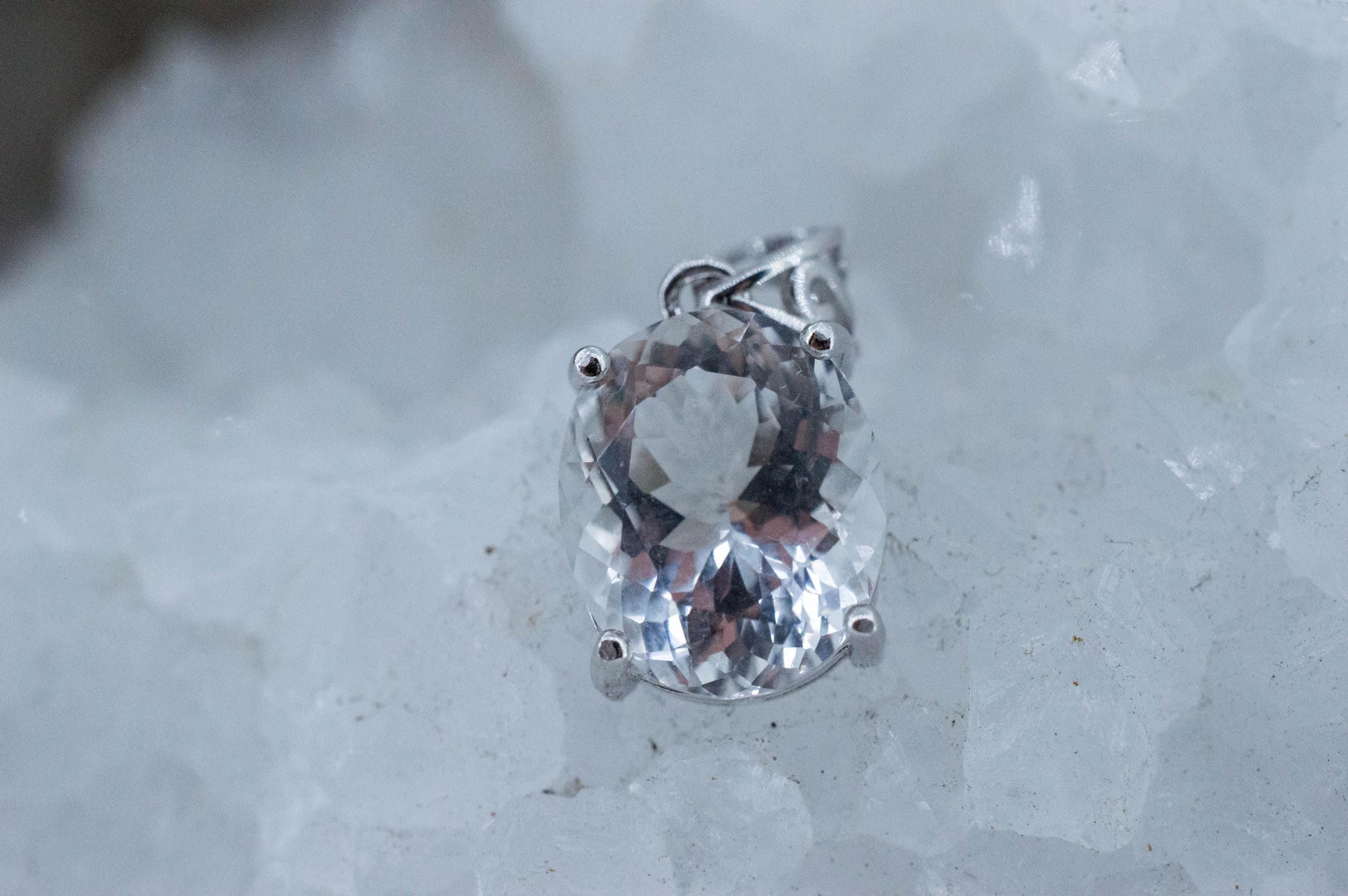 Quartz Pendant, Natural Untreated Tanzania Mondo Quartz; 4.750cts