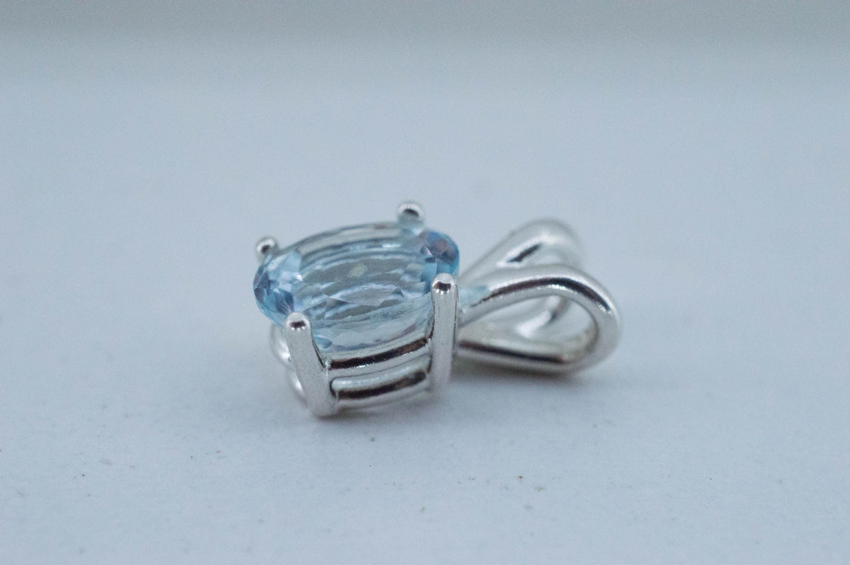 Aquamarine Pendant; Natural Untreated Mozambique Aquamarine; 1.375cts