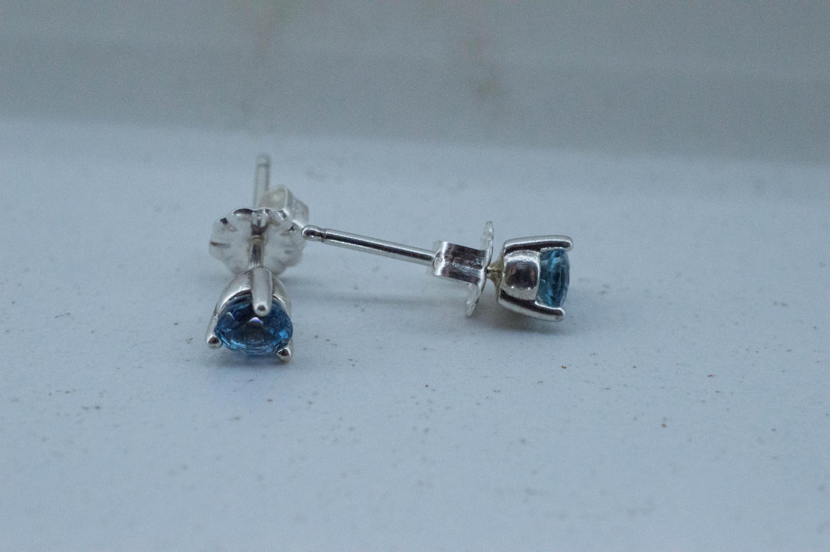 Aquamarine Earrings; Natural Untreated Nigeria Aquamarine; 0.560cts