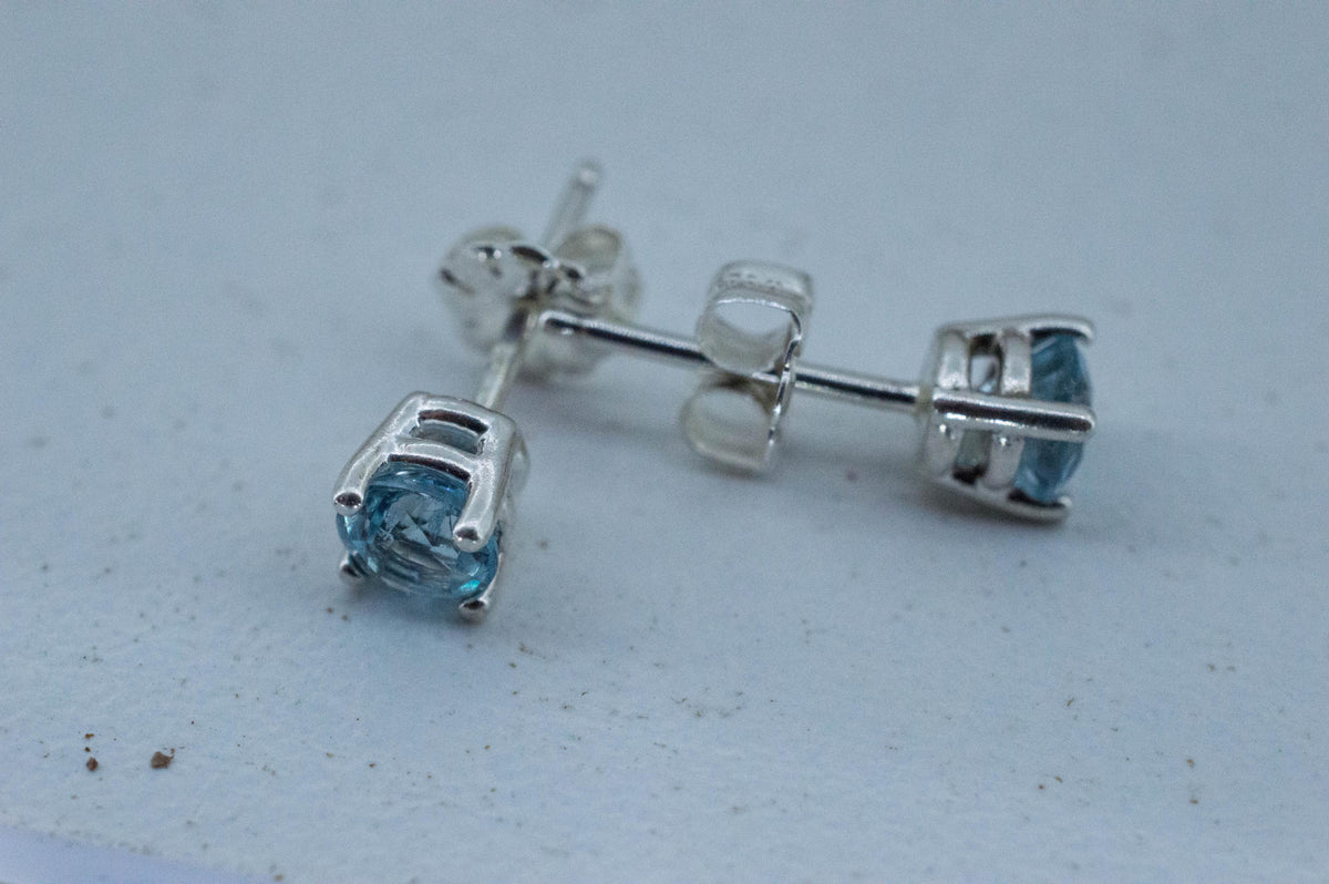 Aquamarine Earrings; Natural Untreated Nigeria Aquamarine; 0.710cts