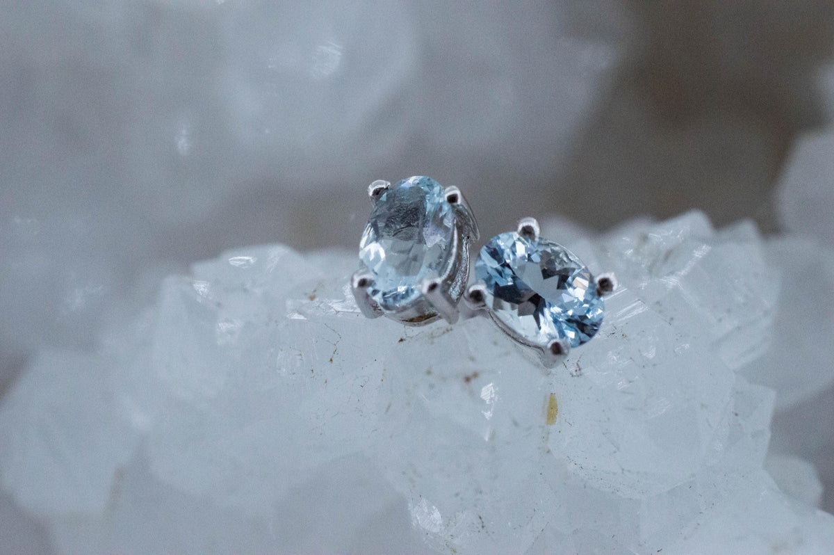 Aquamarine Earrings; Natural Untreated Brazil Aquamarine; 0.810cts