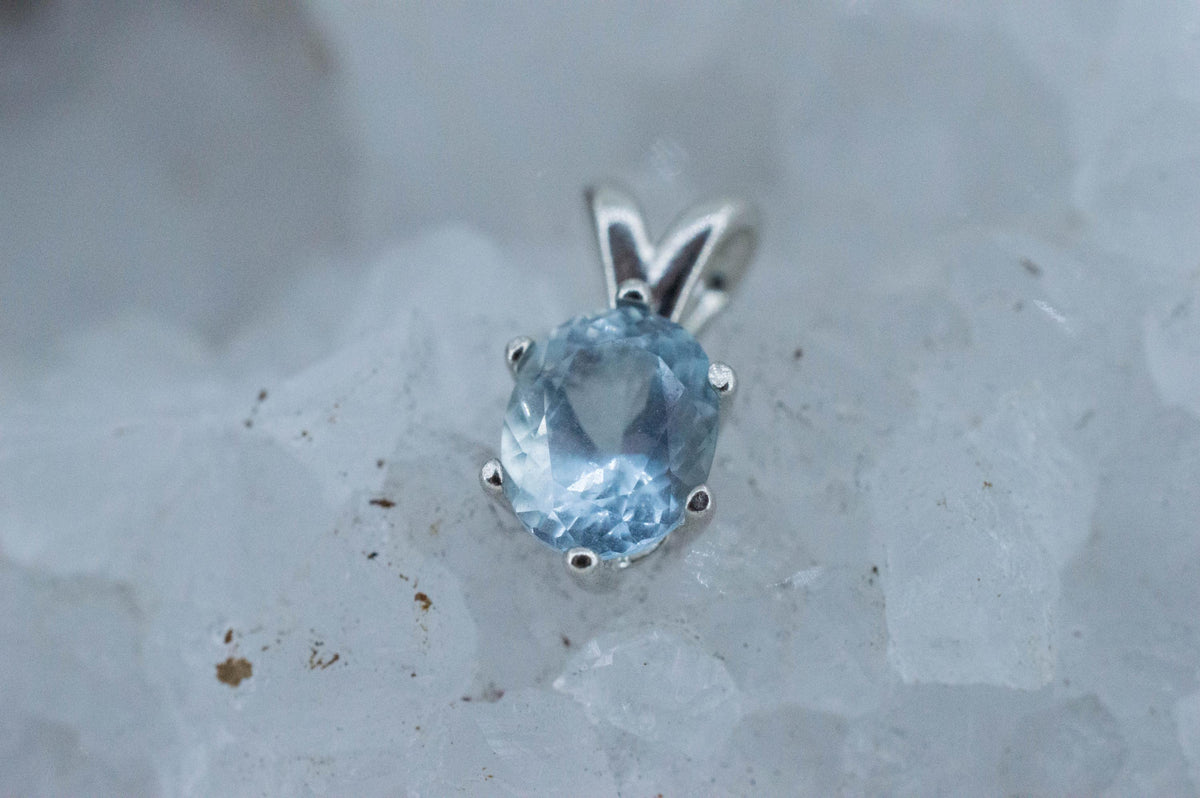 Aquamarine Pendant; Natural Untreated Brazil Aquamarine; 1.440cts