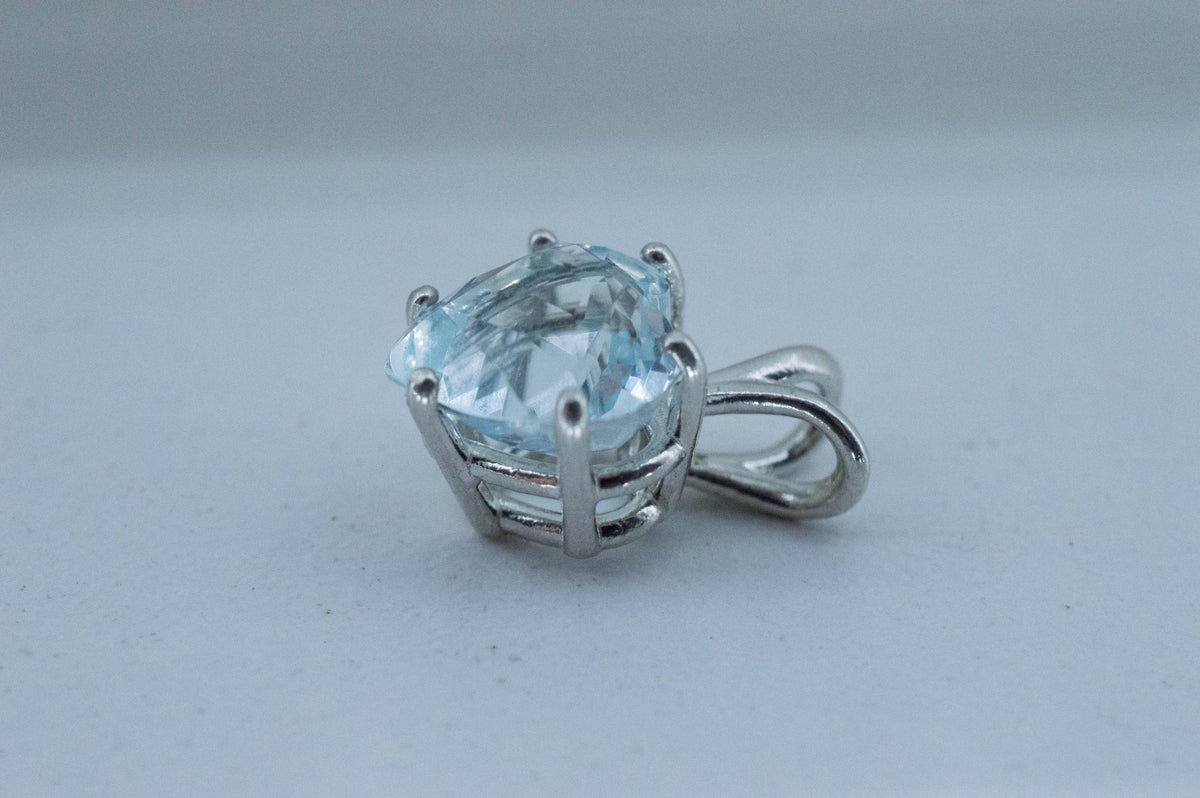 Aquamarine Pendant; Natural Untreated Brazil Aquamarine; 3.725cts