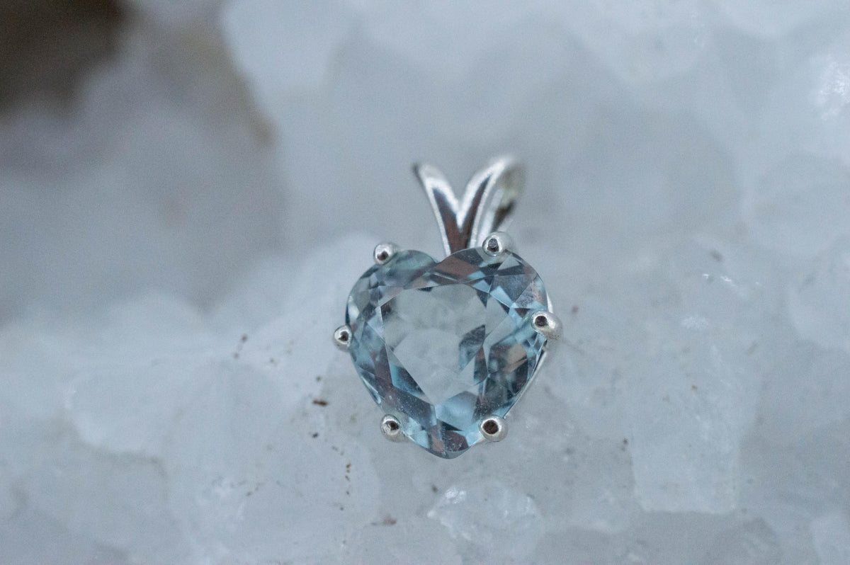 Aquamarine Pendant; Natural Untreated Brazil Aquamarine; 3.725cts