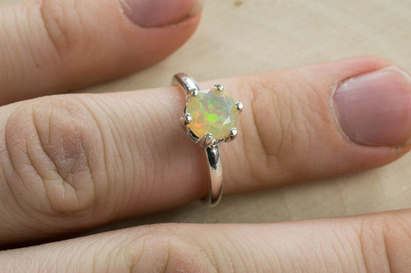 Ethiopian Opal Ring, Genuine Untreated Welo Opal; 1.005cts