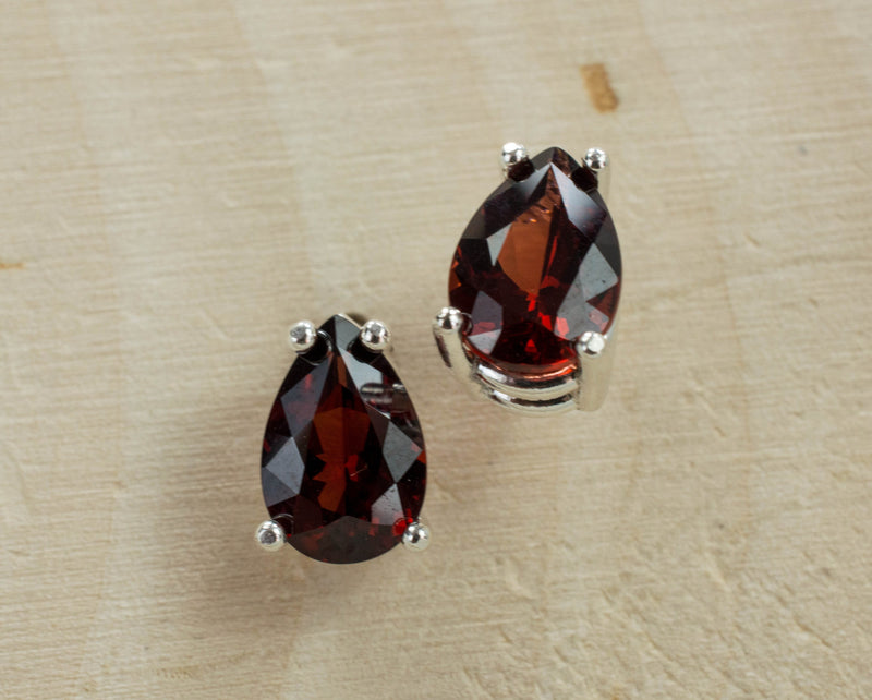 Pyrope Garnet Earrings; Genuine Untreated Madagascar Garnet; 3.020cts