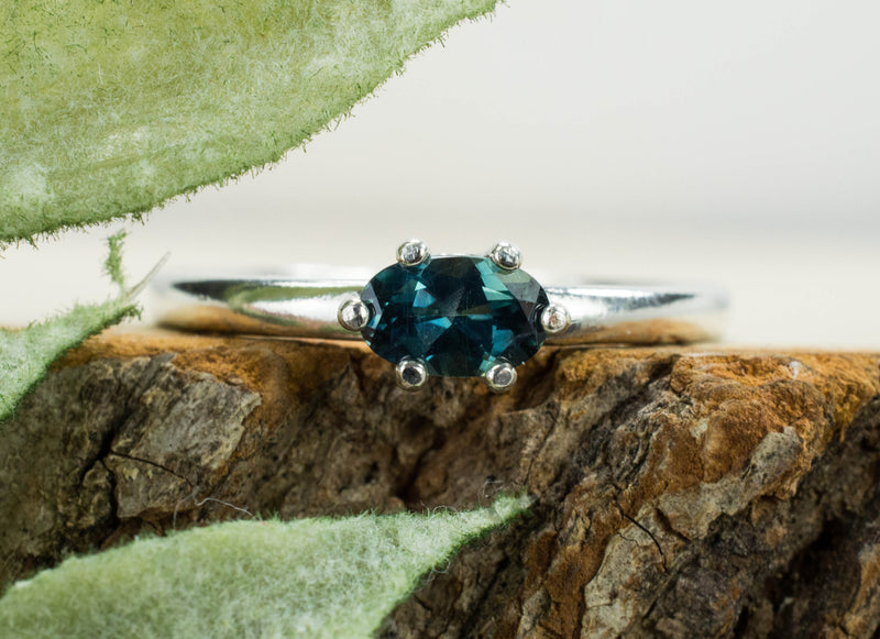 Australian Sapphire Ring, Genuine Untreated Bi-Colored Sapphire; 0.940cts