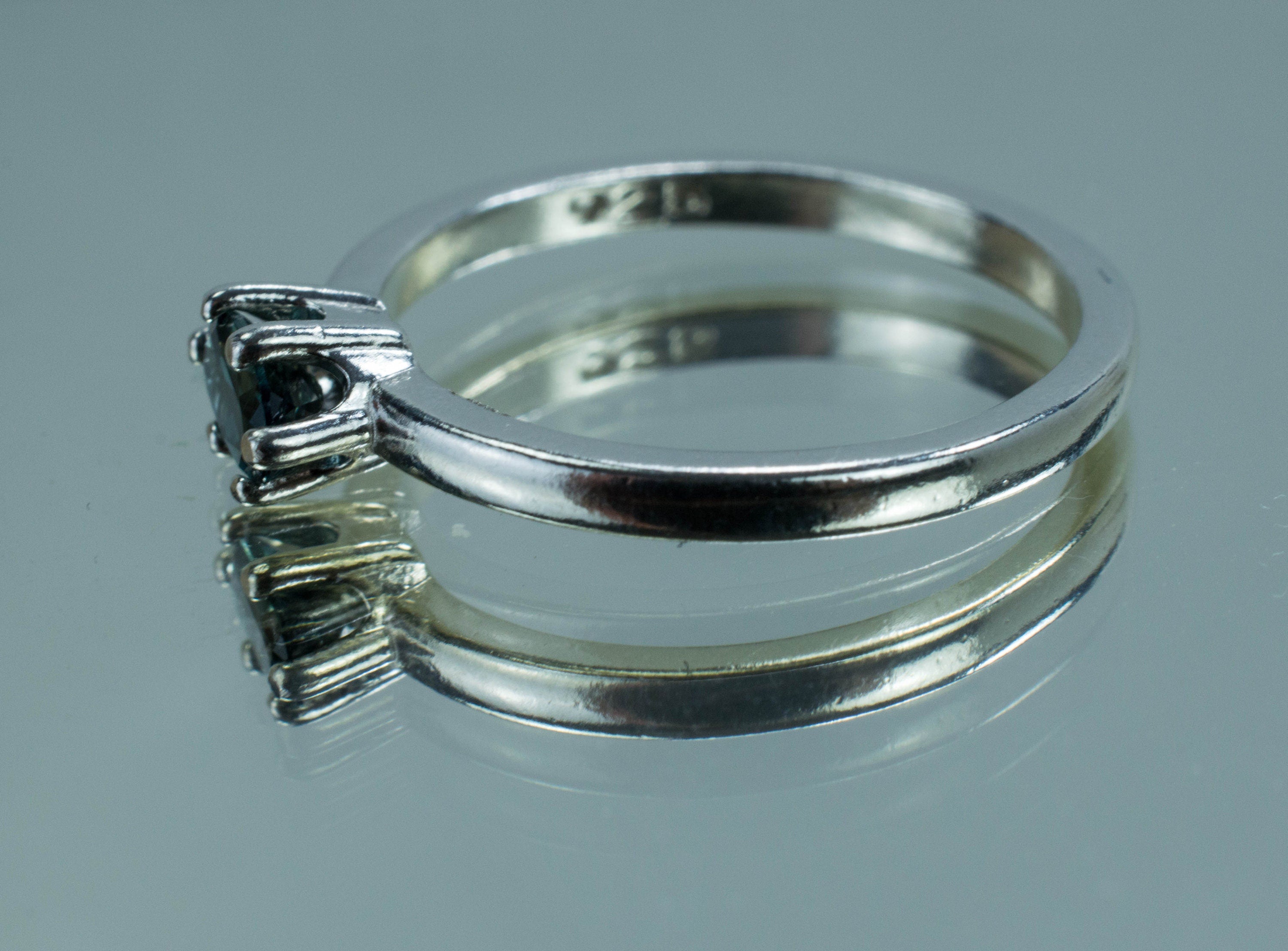Australian Sapphire Ring, Genuine Untreated Bi-Colored Sapphire; 0.940cts - Mark Oliver Gems