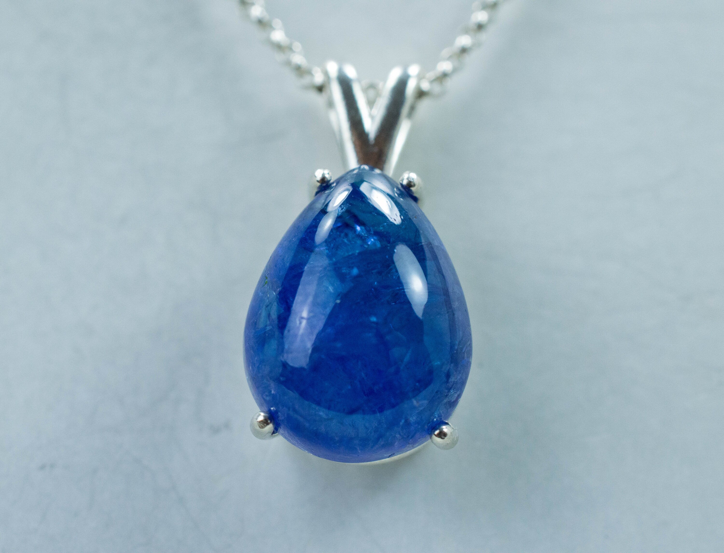 Tanzanite Pendant; Natural Tanzanian Tanzanite; 15.010cts - Mark Oliver Gems