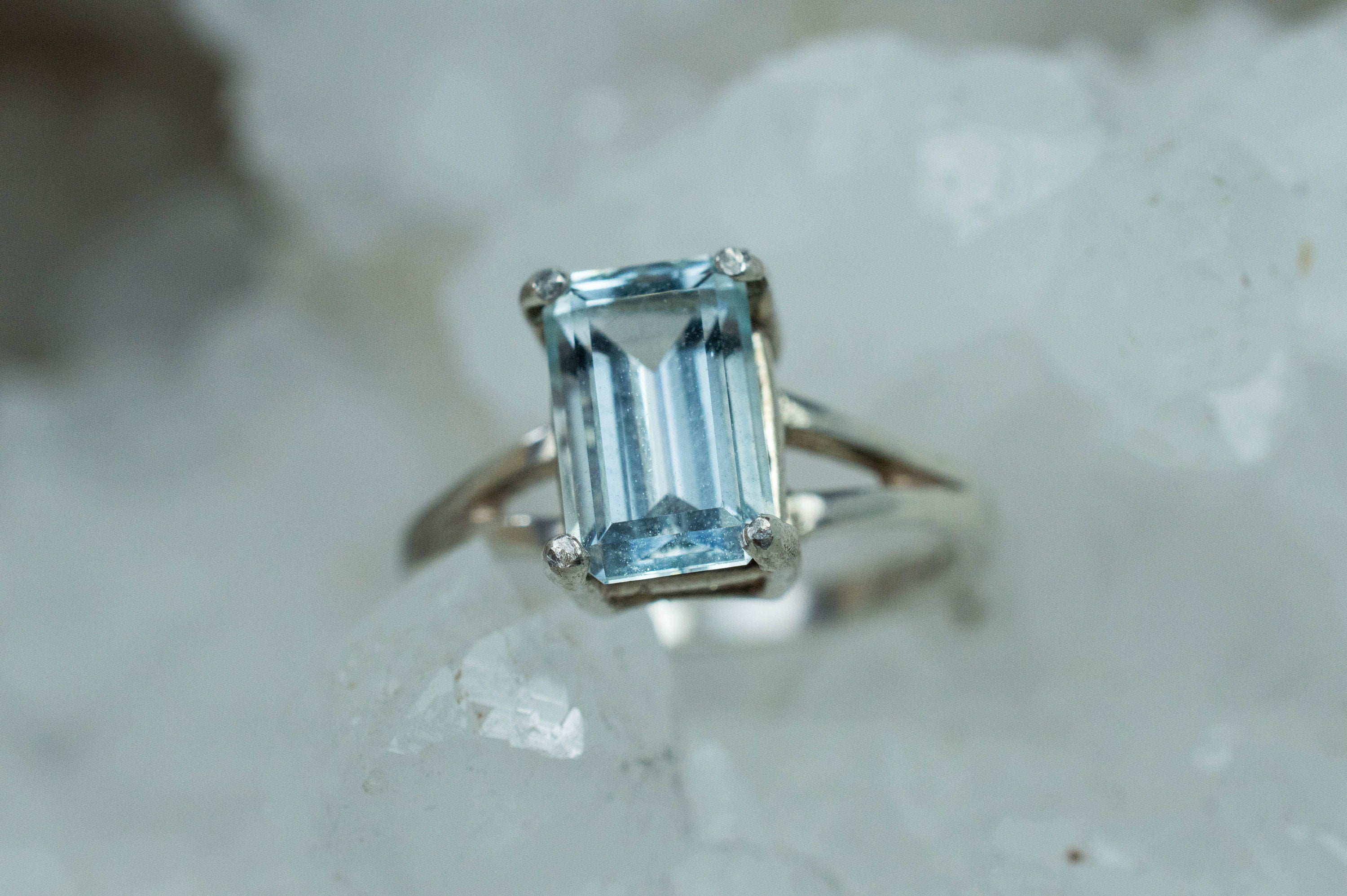 Aquamarine Ring, Genuine Untreated Brazilian Aquamarine; 1.790cts - Mark Oliver Gems