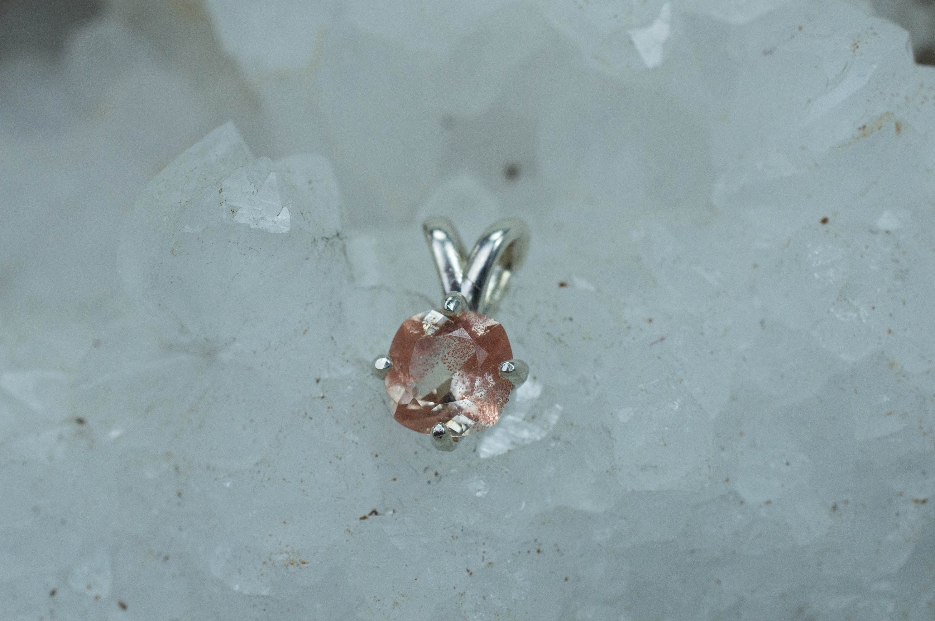 Oregon Sunstone Pendant, Genuine Untreated USA Sunstone; 1.055cts - Mark Oliver Gems